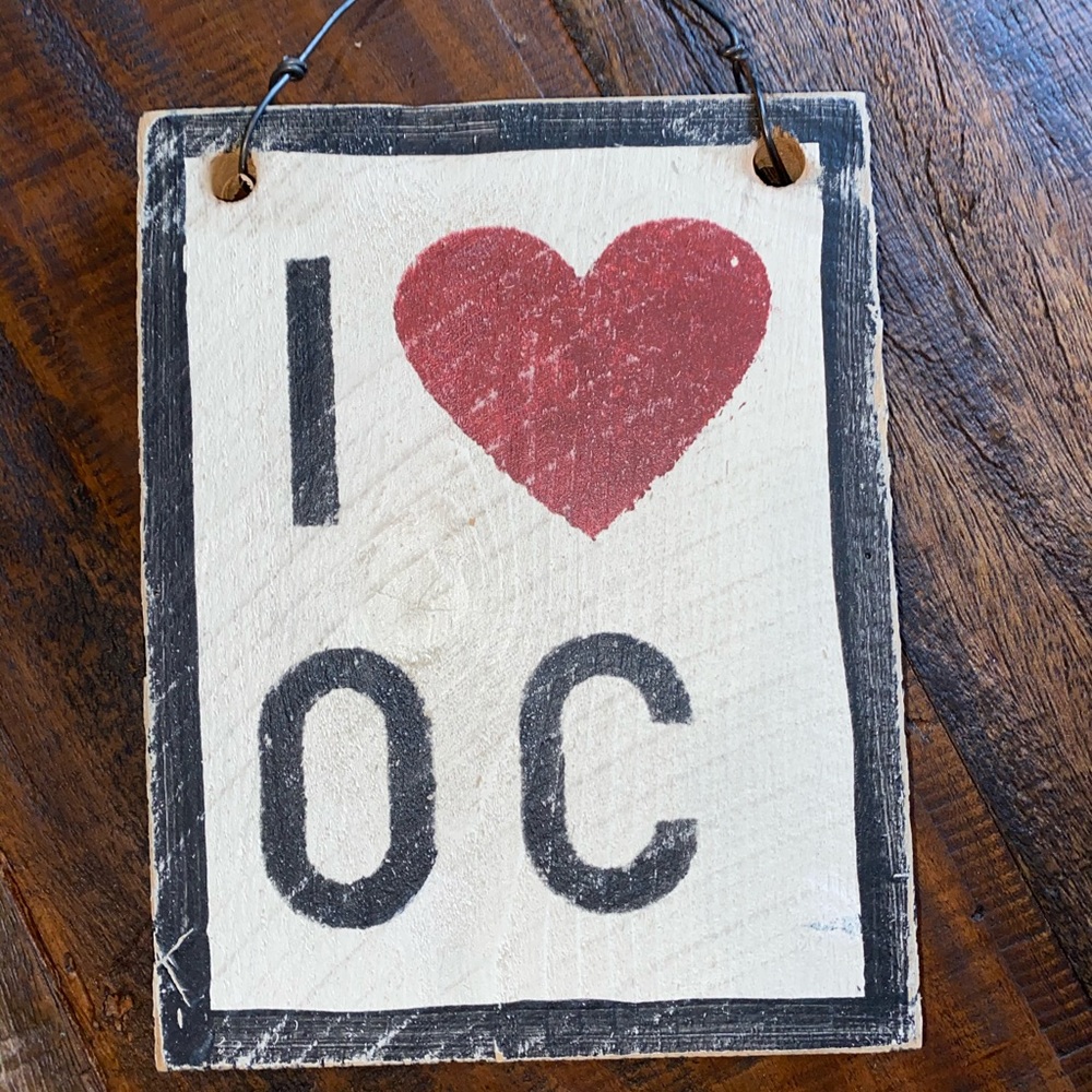 Brandy Melville wooden sign I ❤️ OC